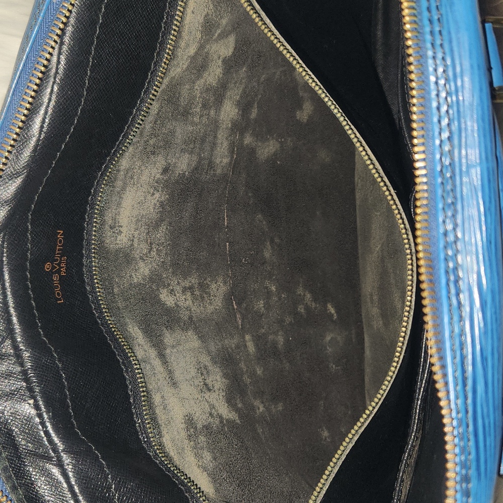 Louis Vuitton Epi briefcase - Picture 9 of 11
